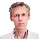 Врач Бобров Денис Александрович