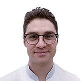 Врач Отряхин Никита Васильевич